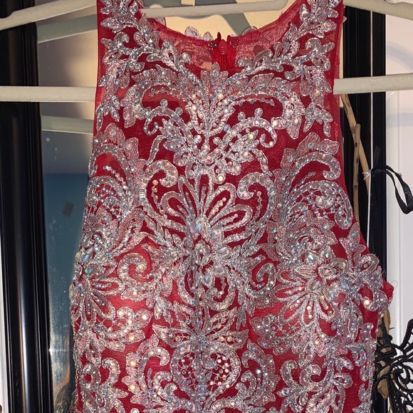 Red and silver prom dress - Picture 2 of 4